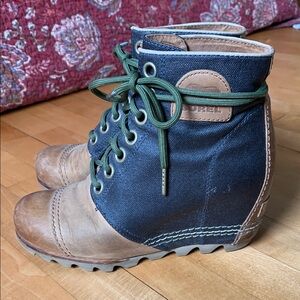 Sorel wedge lace up boots